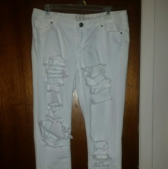 Custom Ripped Skinnys - Picture 2 of 3